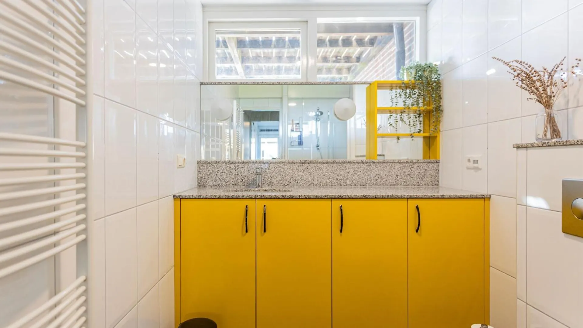Holiday home Vrijstaand Huis Met Tuin Aan Vaarwater, Vlakbij Amsterdam Aalsmeer Netherlands