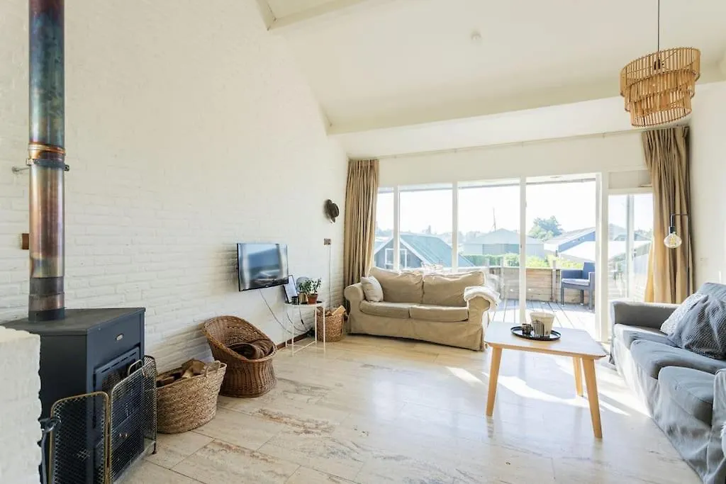 Holiday home Vrijstaand Huis Met Tuin Aan Vaarwater, Vlakbij Amsterdam Aalsmeer